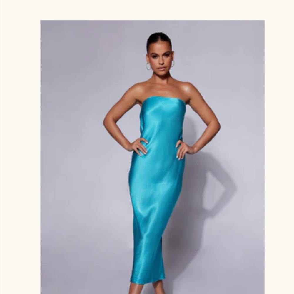 Elegant Blue Strapless Dress